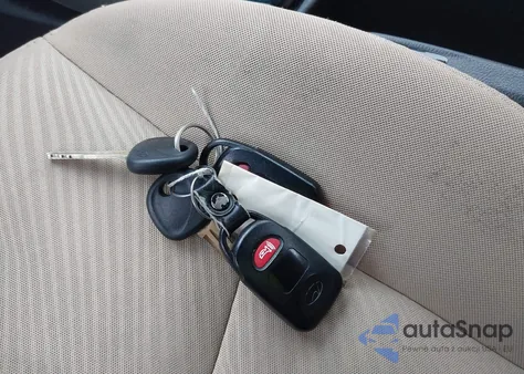 2013 Hyundai Elantra Gls z USA, uszkodzony, nr VIN 5NPDH4AE6DH313669